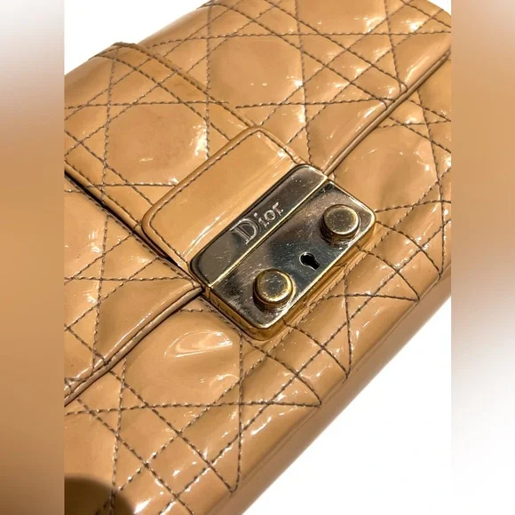 Dior Miss Dior mini bag on chain - Picture 5 of 14